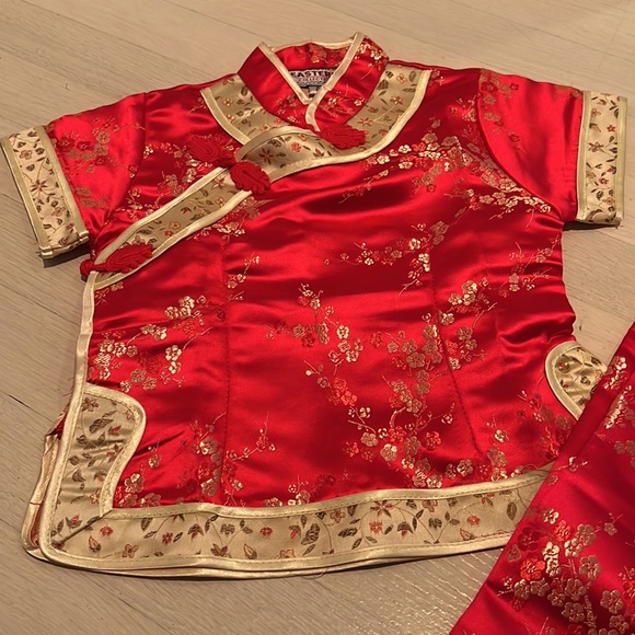 Eastern Collection Children’s embroidered Asian 2 piece - Picture 2 of 6